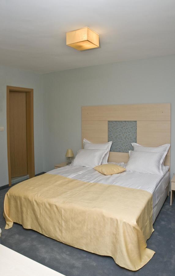 Hotel 4 Zona Sofia Eksteriør bilde