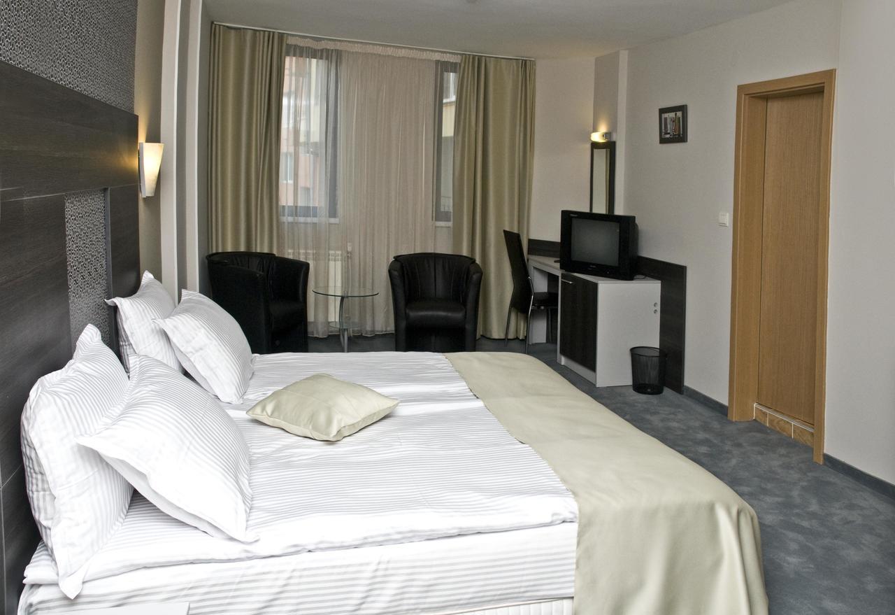 Hotel 4 Zona Sofia Eksteriør bilde