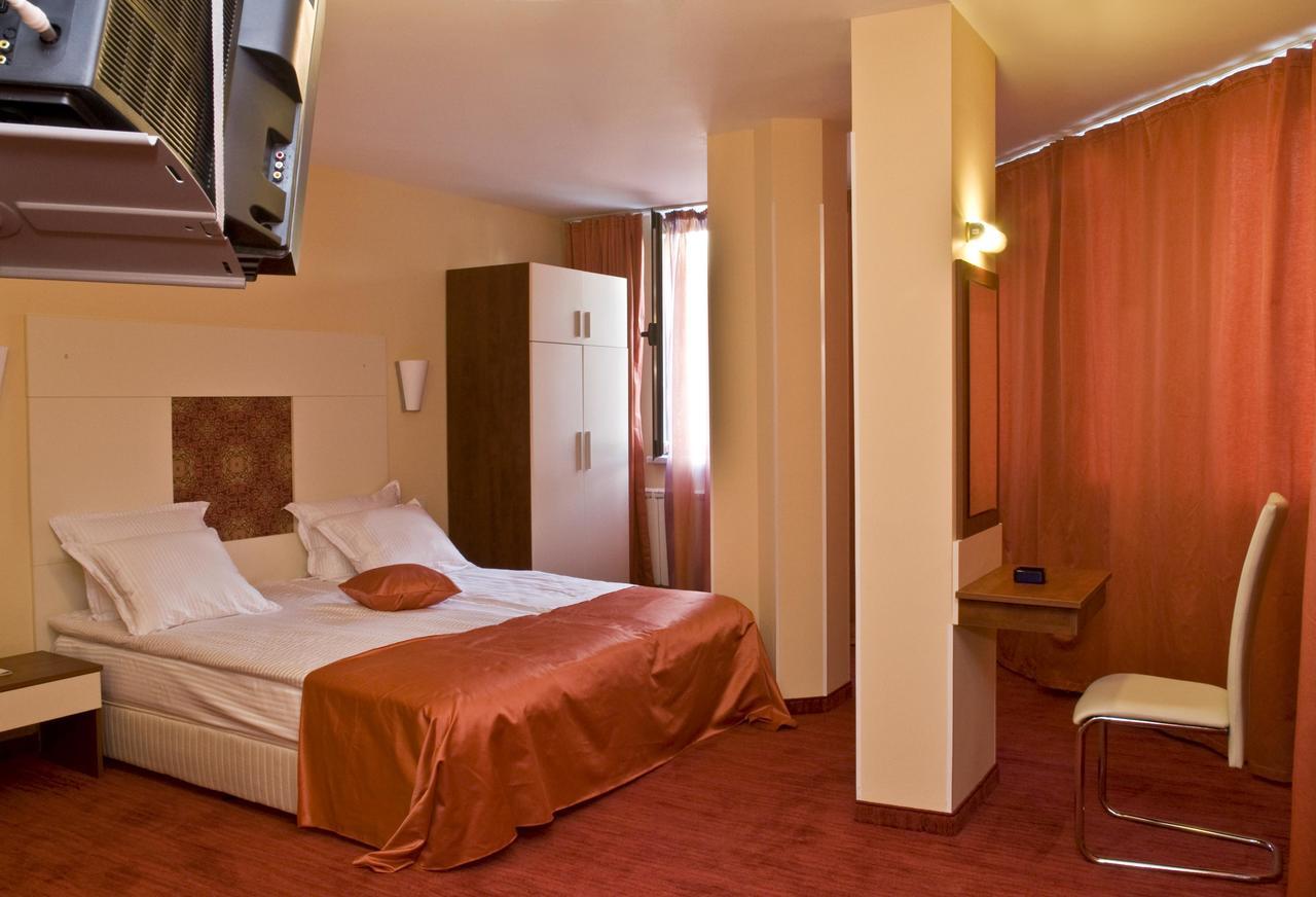 Hotel 4 Zona Sofia Eksteriør bilde